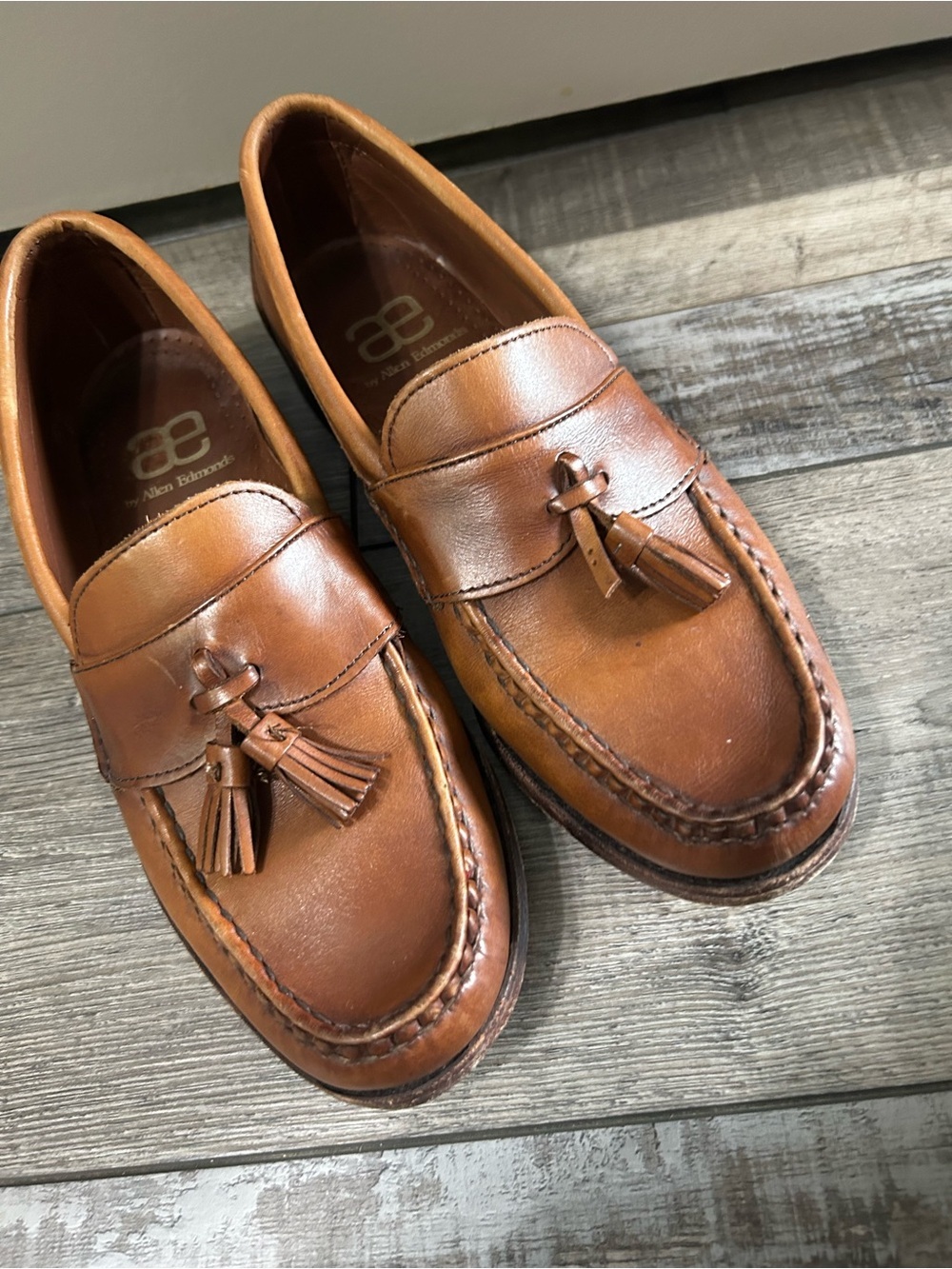 Allen Edmonds Stowe tassel leather loafers 👞